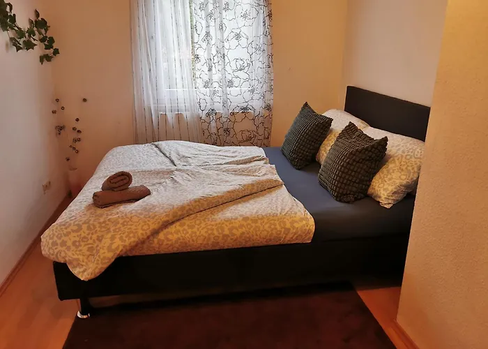 Maison Room